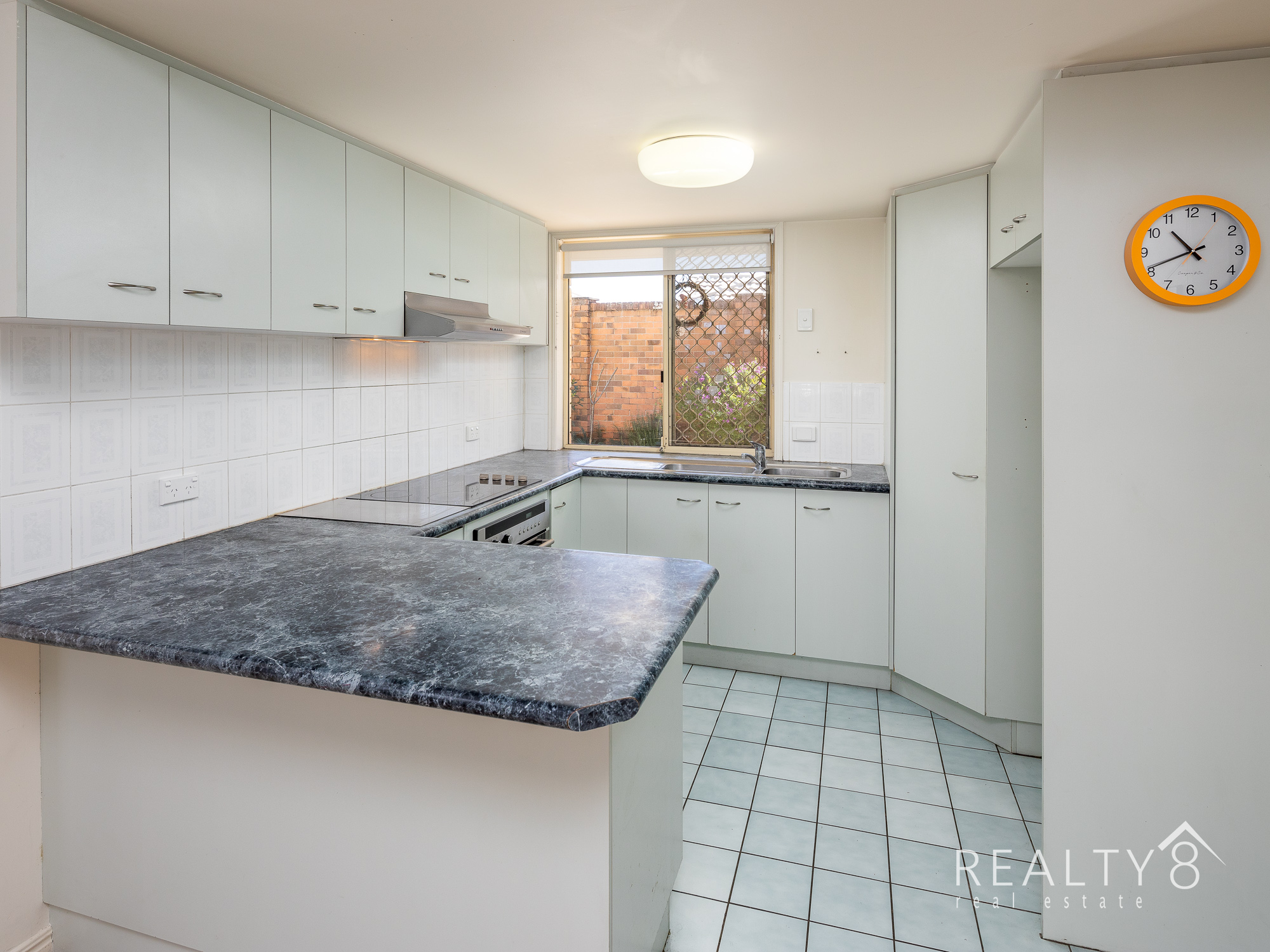 Superb multi level townhouse - Mansfield State High Catchment