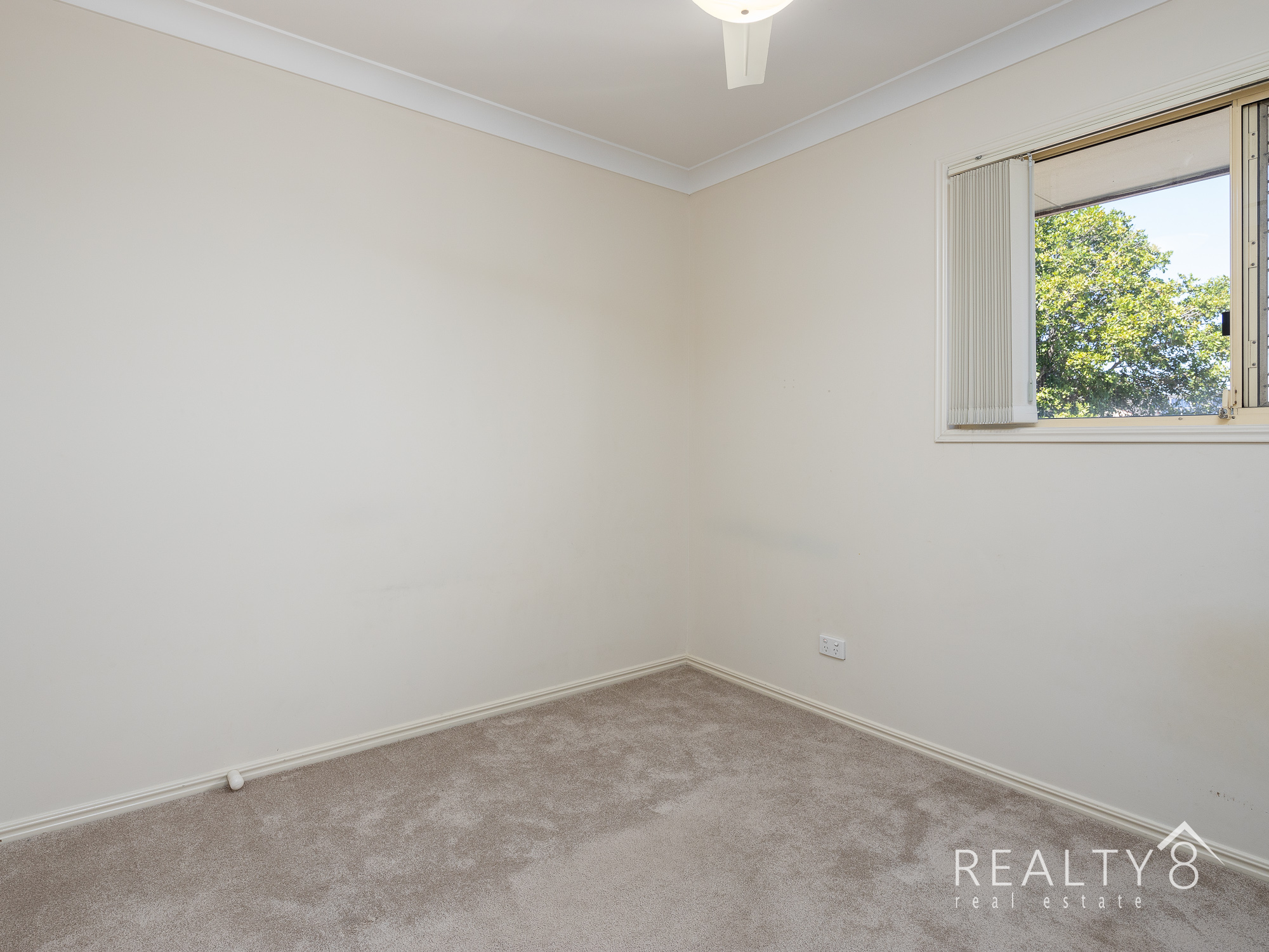 Superb multi level townhouse - Mansfield State High Catchment